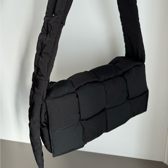 Bottega Veneta Tech Padded Cassette Cloth Crossbody Bag Black - Picture 5 of 8